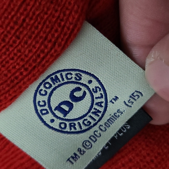 DC WONDERWOMAN BEANIE - Picture 4 of 8